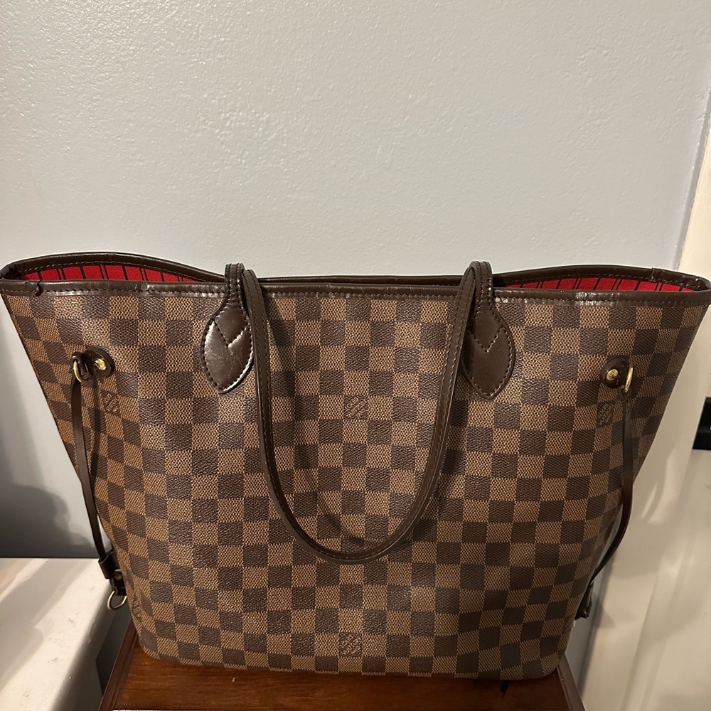 Authentic Louis Vuitton Neverfull